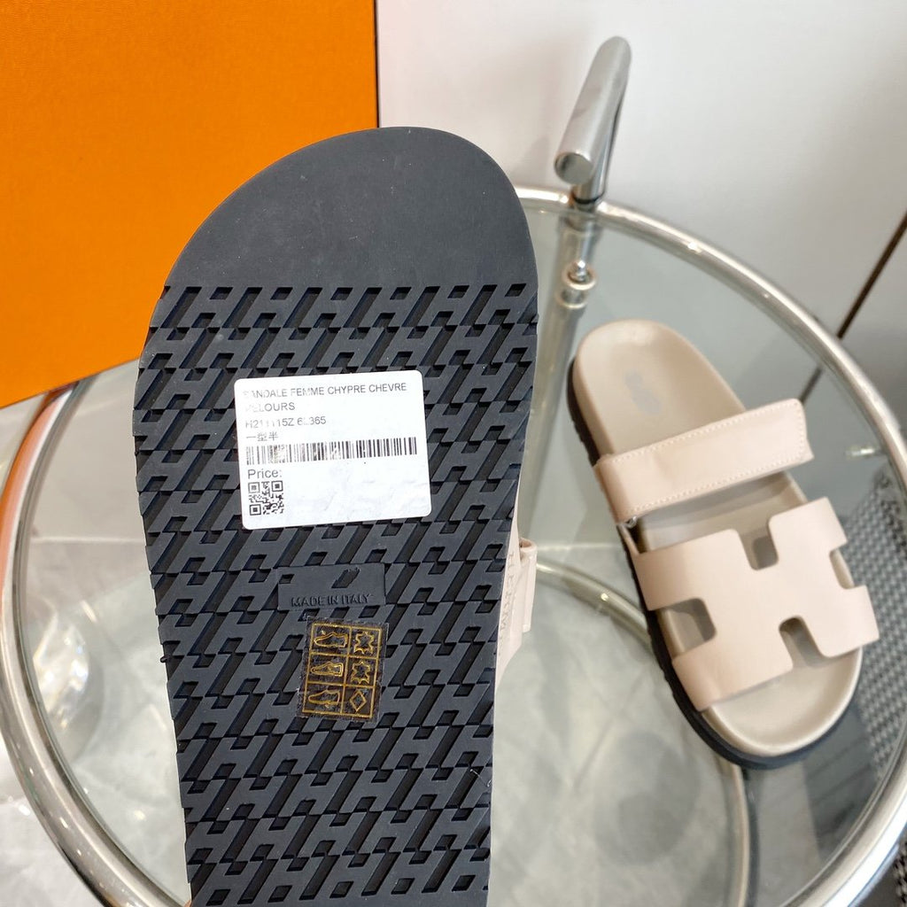 HERMES Chypre Sandal Beige Mastic Calfskin Leather